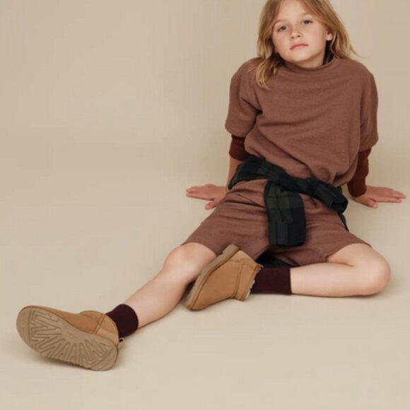 UGG Classic Ultra Mini Kids - Picture 6 of 8